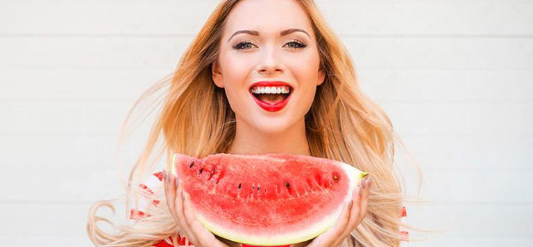 Mangiare l’anguria in estate: ecco tutti i benefici|