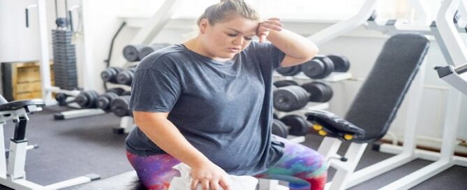 L’obesità causa il mal di testa: lo dice la scienza.
